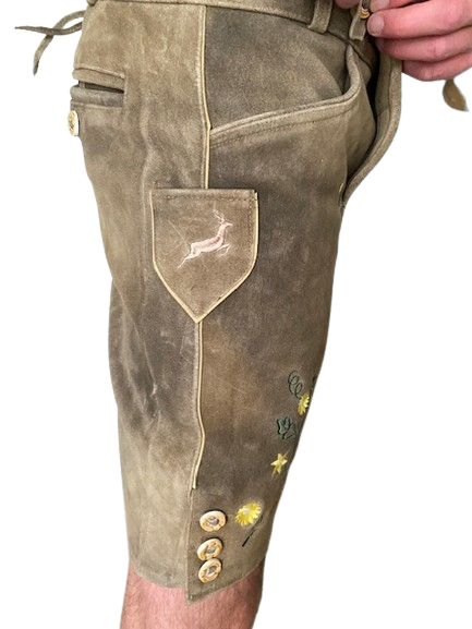 Lederhose kort bloemen mannen Nederland closeup zij / Lederhosen / Lederhose / Lederhosen kopen / Lederhose oktoberfest / Lederhosen outfit / Oktoberfest lederhosen